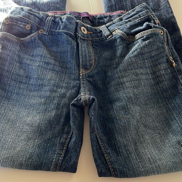 Girls Levi’s Slim Straight Jeans - Picture 2 of 6